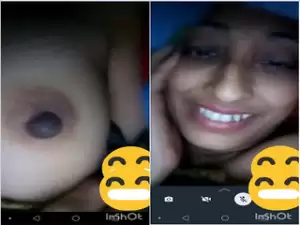 Today Exclusive-Desi Bhabhi Shows Her Boobs and Pussy