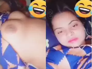 Today Exclusive- Sexy Desi Girl Shows her Boobs and Pussy