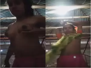 Today Exclusive- Desi Village Girl Shows her nude Body and Bathing part 3