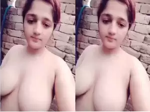 Today Exclusive- Paki Girl Shows Her Nude Body