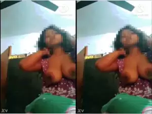 Today Exclusive- Desi Girl Play With Her Boobs