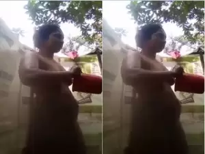 Today Exclusive-Desi Girl OutDoor Bathing