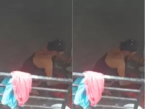 Today Exclusive-Desi Bhabhi Bathing Record In Hidden Cam Part 1