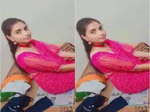 Today Exclusive- Desi Girl Shows her Nude Body part 1