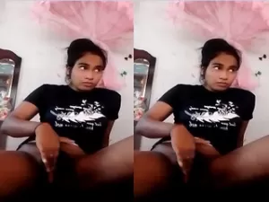 Today Exclusive- Desi Girl Paly With her Pussy