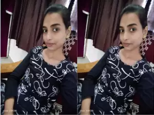 Today Exclusive- Desi Girl Shows Her Bobs and Pussy