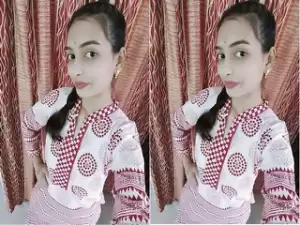 Today Exclusive-Cute Desi girl Shows her Boobs and pussy