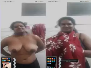 Today Exclusive-Desi girl Shows Her Boobs