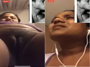Today Exclusive-Desi Girl Shows Her Pussy