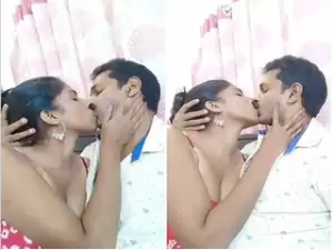 Today Exclusive-Desi Lover Kissing
