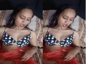 Today Exclusive – Super Horny Desi Girl Fingering Part 4