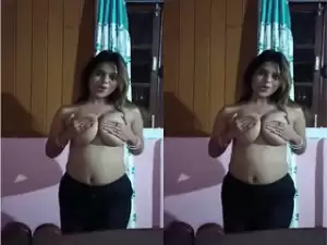 Today Exclusive-Sexy Indian Model Strip Dance