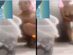 Today Exclusive-Desi Bhabhi Bathing