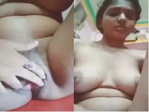 Today Exclusive-Horny Desi girl Shows Her Pussy