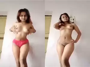 Today Exclusive-Desi Girl Shows her Boobs