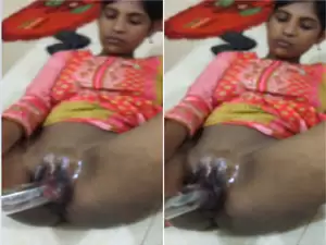 Exclusive- Desi bangla Girl Musterbate With Light