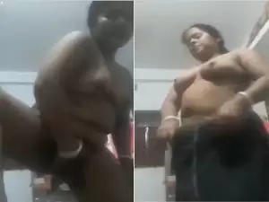 Today Exclusive- Horny Desi Boudi Fingering