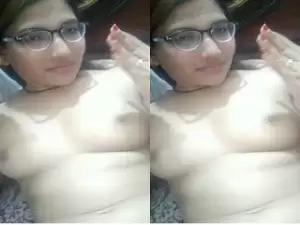 Today Exclusive- Sexy paki Girl Shows her Boobs and Pussy