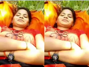 Today Exclusive-Sexy Desi girl pussy Capture by Lover