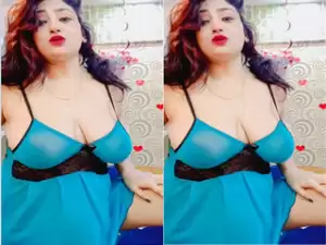 Today Exclusive-Crazy Desi Bhabhi Boobs Visible