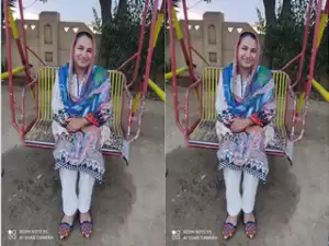 Today Exclusive-Paki Wife bathing