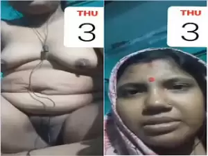 Today Exclusive- Boudi Shows Her Boobs and Pussy