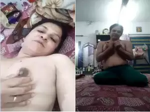Today Exclusive- Horny Bhabhi Play With Her Big Boobs