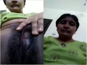 Today Exclusive- Horny Aunty Shows her Boobs and Pussy part 2