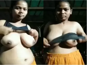Today Exclusive- Desi Village Girl Shows her Big Boobs