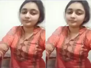 Today Exclusive-Cute Girl Shows her Boobs