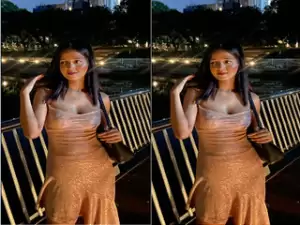 Today Exclusive-Sexy Girl Shows Her Boobs