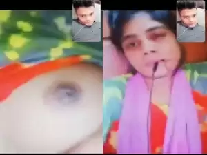 Today Exclusive-Desi Girl Shows Her Boobs and Pussy