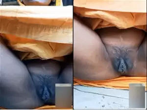 Today Exclusive- Bhabhi Showing Pussy On VC