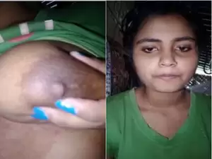 Today Exclusive-Desi Girl Shows her Boobs