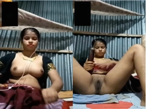 Today Exclusive- Sexy Girl Shows her Boobs and Pussy