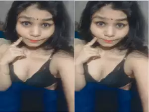 Today Exclusive- Hot Desi girl Shows Her Boobs and Pussy part 1