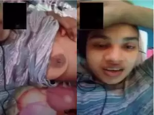 Today Exclusive- Desi Girl Showing Boobs