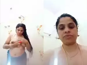 Today Exclusive-Sexy Mallu Aunty Shows Her Nude Body and Bathing Part 3