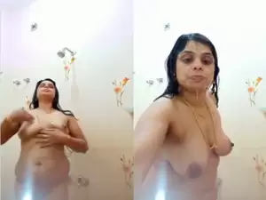 Today Exclusive-Sexy Mallu Aunty Shows Her Nude Body and Bathing Part 2