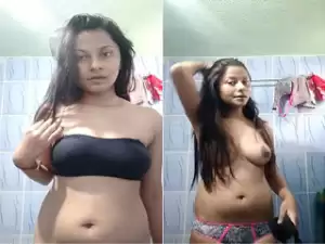 Today Exclusive- Sexy Desi girl Shows Her boobs part 1