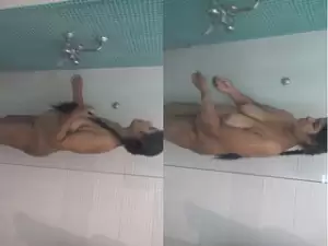 Today Exclusive-Desi Wife Bathing