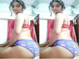 Today Exclusive-Cute Desi Girl Shows Her Nude Body On VC Part 1