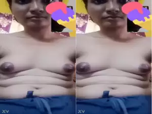 Today Exclusive-Desi Girl Shows Her Boobs On vc Part 3