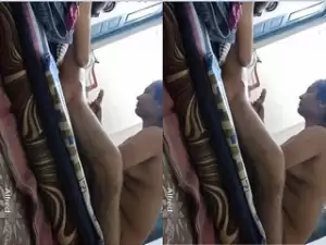 Today Exclusive- Hot Desi girl Sucking Lover Dick