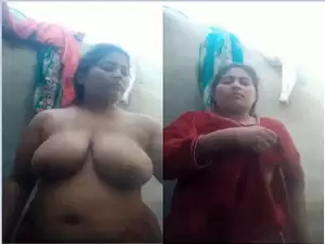 Today Exclusive-Sexy Desi Girl Shows Her Big Boobs