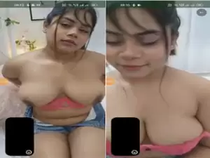 Today Exclusive-Sexy Desi Girl Shows Her Boobs