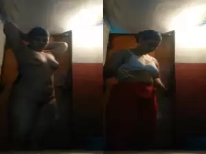 Today Exclusive-Desi Girl Bathing and Shows Her Nude Body Part 1