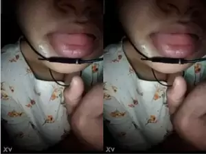 Today Exclusive- Desi Girl Shows Her Boobs On Vc Part 2
