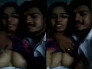Today Exclusive-Sexy Desi girl Boobs Pressing