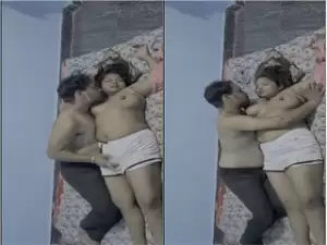 Today Exclusive-Desi Cpl Romance and Boobs Sucking